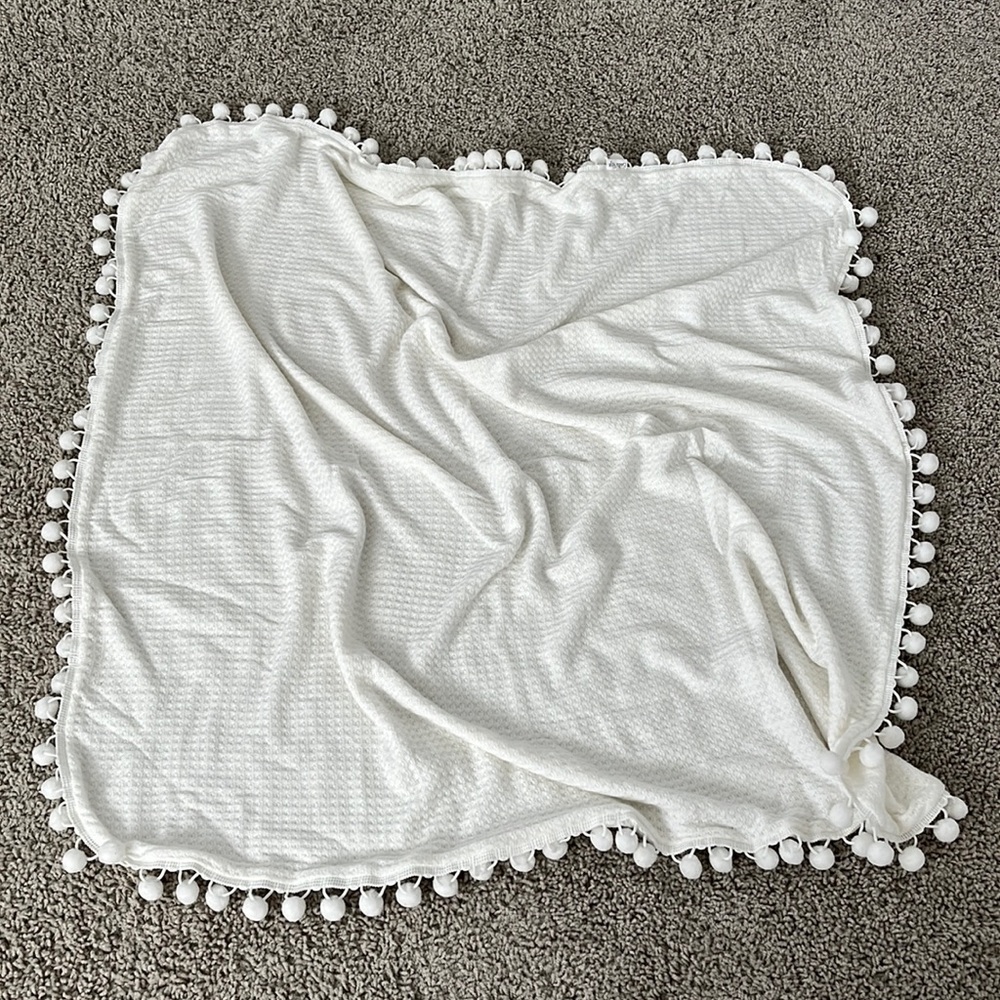 Waffle knit Pom Pom blanket